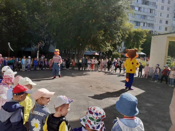 В детском саду продолжается пора веселья радости и развлечений